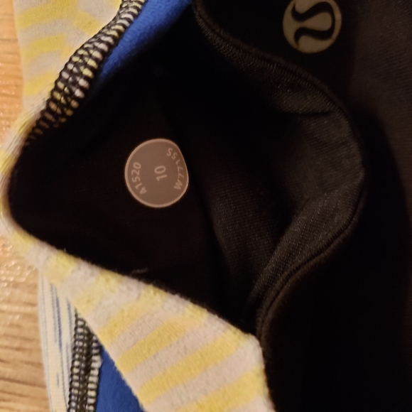 Lululemon booty shorts - Picture 5 of 5